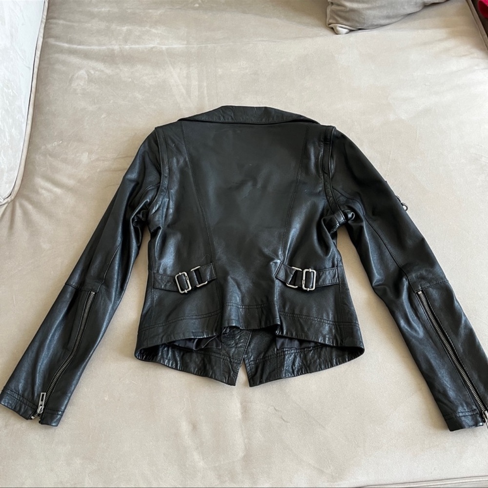 100%  leather Only-real goat leather jacket in size L but fits medium - Picture 3 of 4